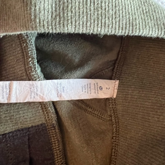 Lululemon Lulu Pant II - Picture 3 of 7